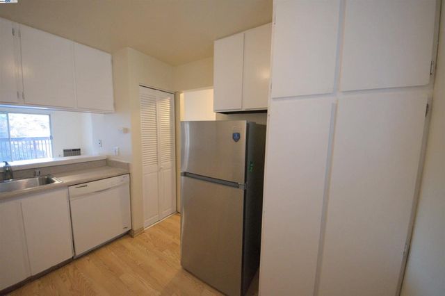 1060 Oak Grove Road, Concord, CA 94518