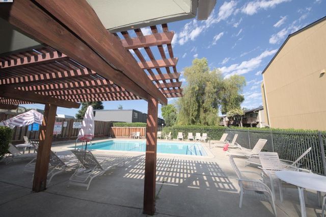 1060 Oak Grove Road, Concord, CA 94518