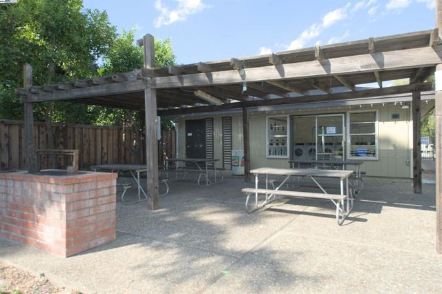 1060 Oak Grove Road, Concord, CA 94518
