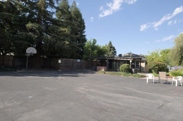 1060 Oak Grove Road, Concord, CA 94518