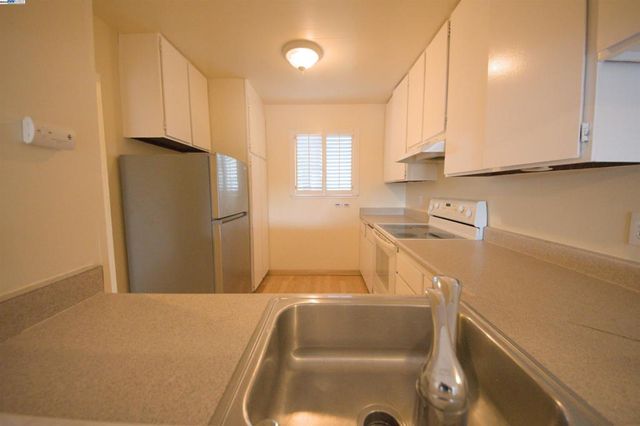 1060 Oak Grove Road, Concord, CA 94518