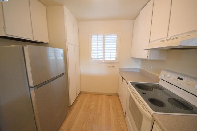 1060 Oak Grove Road, Concord, CA 94518