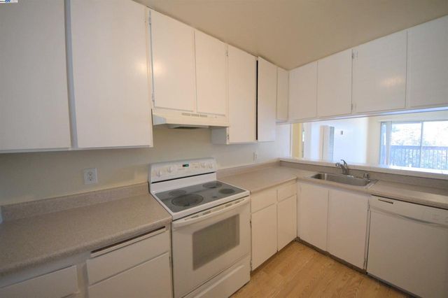 1060 Oak Grove Road, Concord, CA 94518