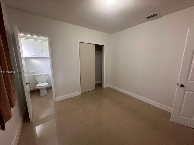 150 NE 170th St 150, North Miami Beach, FL 33162