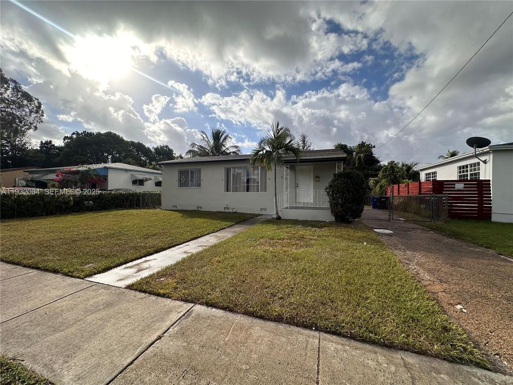 150 NE 170th St 150, North Miami Beach, FL 33162