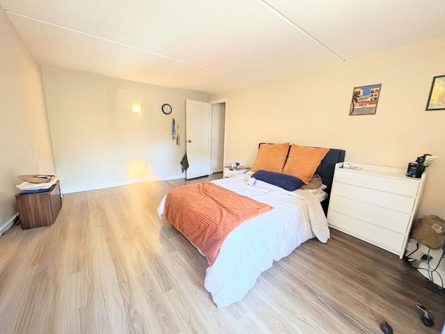 12 Ellery 306, Cambridge, MA 02138