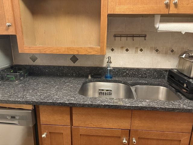 12 Ellery 306, Cambridge, MA 02138