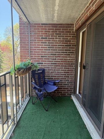 12 Ellery 306, Cambridge, MA 02138