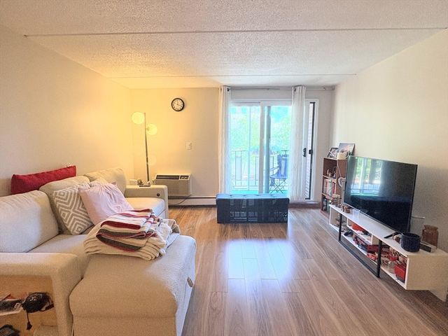 12 Ellery 306, Cambridge, MA 02138