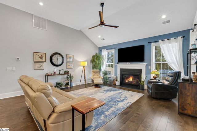 401 Chillingham Court, Fountain Inn, SC 29644