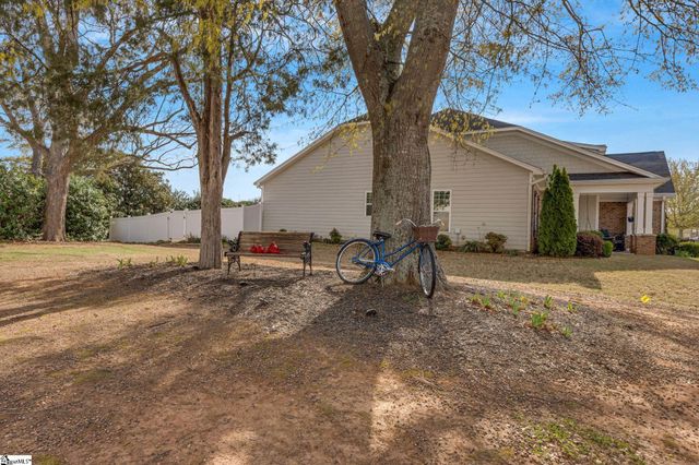 401 Chillingham Court, Fountain Inn, SC 29644