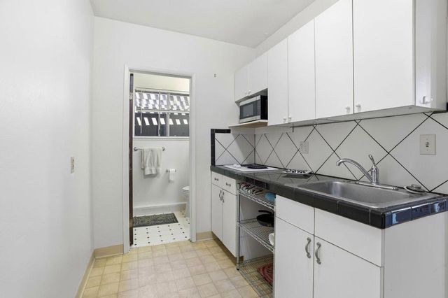 3950 Brookline Way, Redwood City, CA 94062
