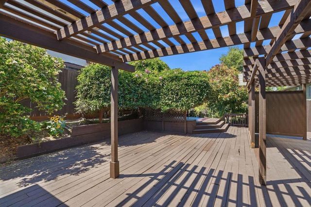 3950 Brookline Way, Redwood City, CA 94062