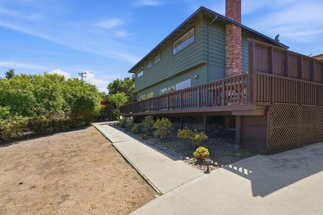3950 Brookline Way, Redwood City, CA 94062