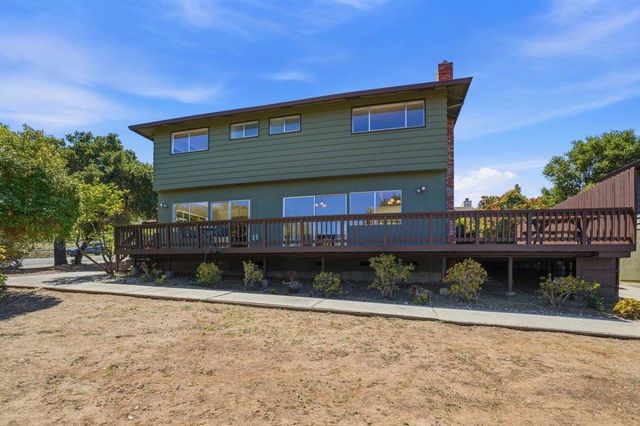 3950 Brookline Way, Redwood City, CA 94062
