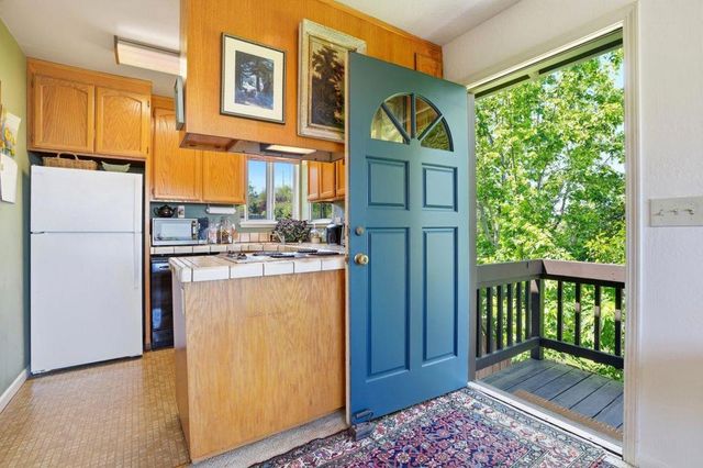 3950 Brookline Way, Redwood City, CA 94062