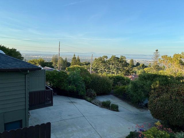 3950 Brookline Way, Redwood City, CA 94062