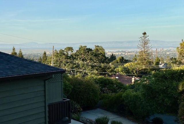 3950 Brookline Way, Redwood City, CA 94062