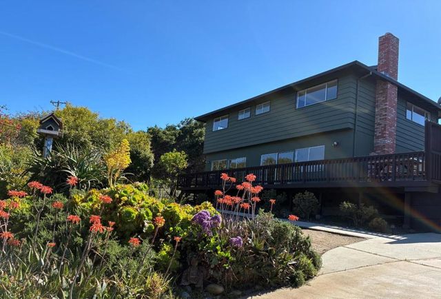 3950 Brookline Way, Redwood City, CA 94062