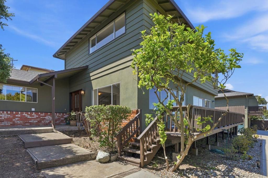 3950 Brookline Way, Redwood City, CA 94062