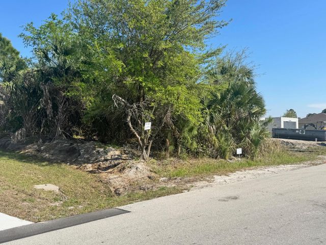 1995 SW Olympia Ave Avenue, Palm Bay, FL 32908