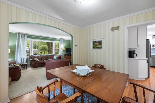 9125 N Meadowlark LANE, Bayside, WI 53217