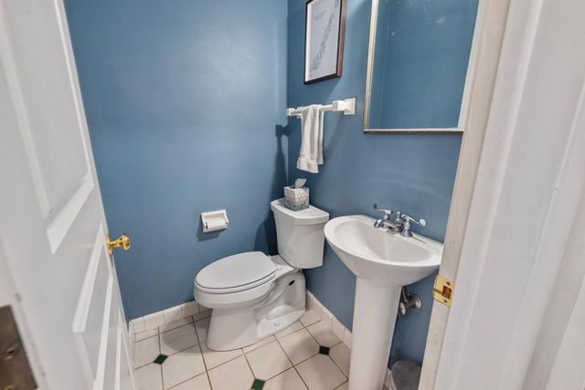9125 N Meadowlark LANE, Bayside, WI 53217