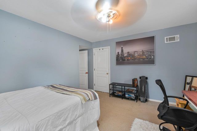9125 N Meadowlark LANE, Bayside, WI 53217