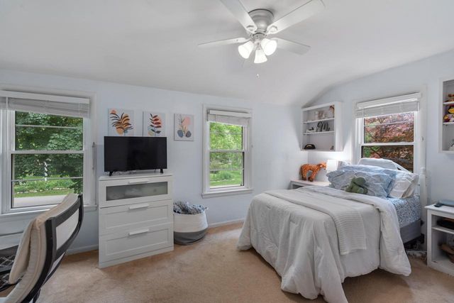 9125 N Meadowlark LANE, Bayside, WI 53217