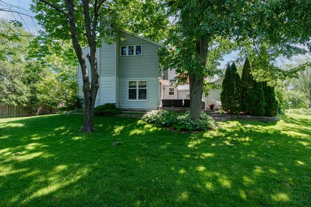 9125 N Meadowlark LANE, Bayside, WI 53217