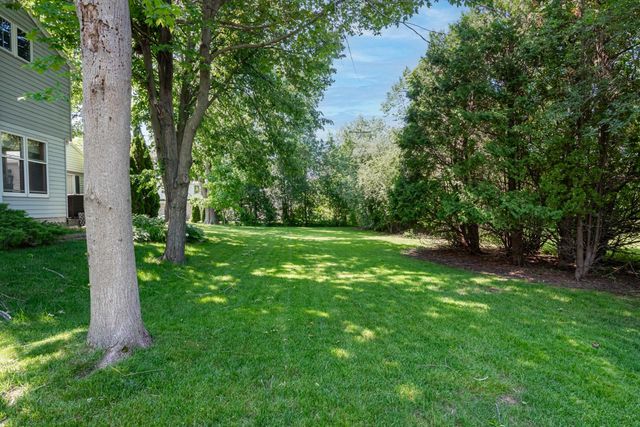 9125 N Meadowlark LANE, Bayside, WI 53217