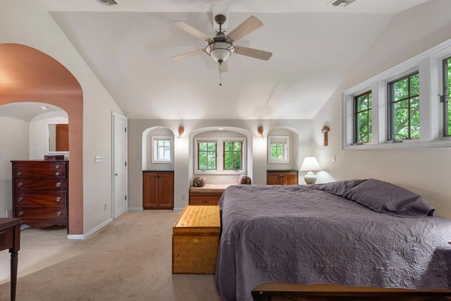 9125 N Meadowlark LANE, Bayside, WI 53217