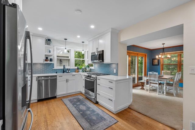 9125 N Meadowlark LANE, Bayside, WI 53217