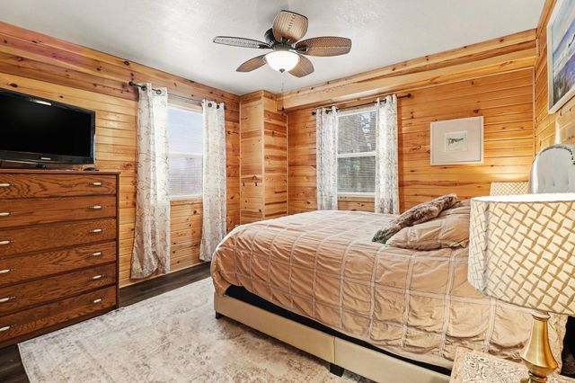 5526 W Longbridge Road, Pentwater, MI 49449