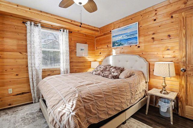 5526 W Longbridge Road, Pentwater, MI 49449