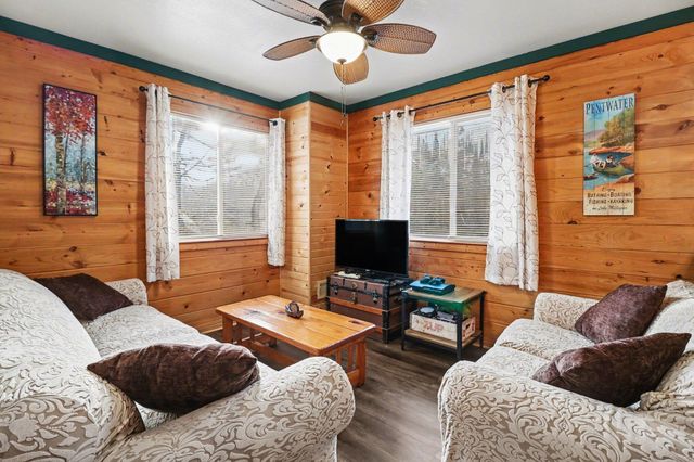 5526 W Longbridge Road, Pentwater, MI 49449