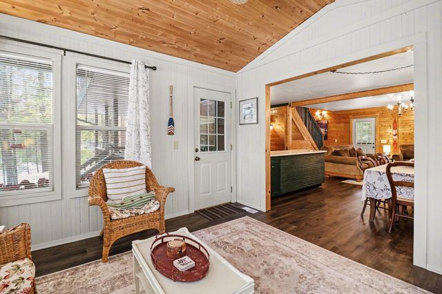 5526 W Longbridge Road, Pentwater, MI 49449