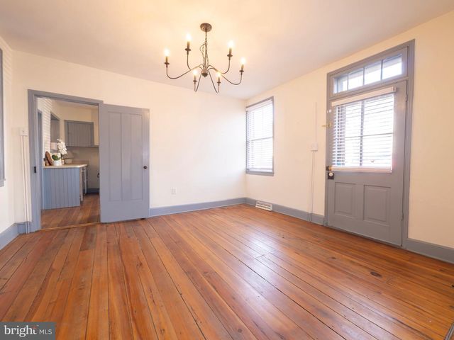 703 S LOUDOUN ST, Winchester, VA 22601