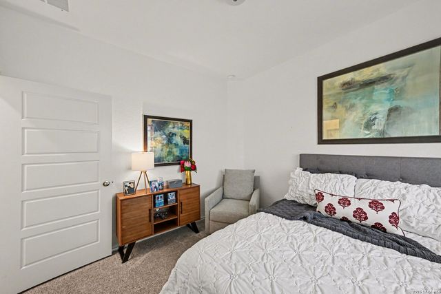 4964 Park Mnr, Marion, TX 78124
