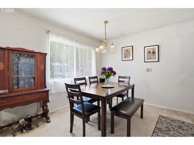 8802 N CHASE Ave, Portland, OR 97217