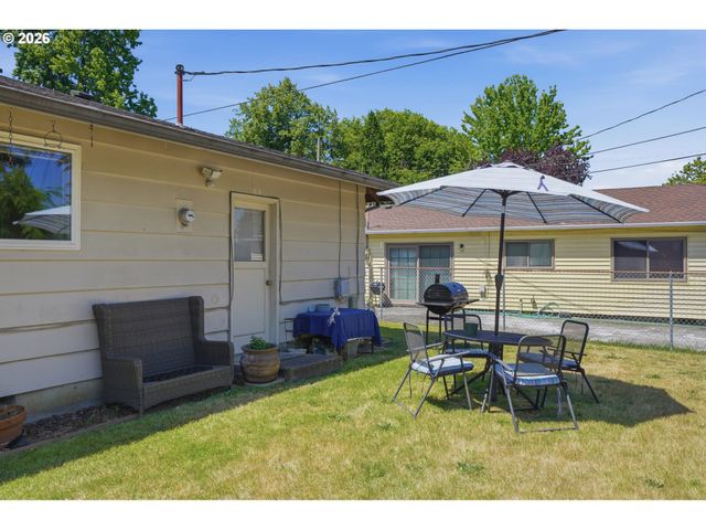 8802 N CHASE Ave, Portland, OR 97217