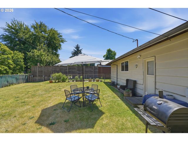 8802 N CHASE Ave, Portland, OR 97217