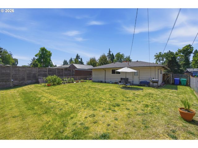 8802 N CHASE Ave, Portland, OR 97217