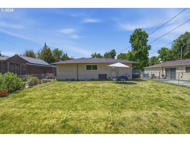 8802 N CHASE Ave, Portland, OR 97217