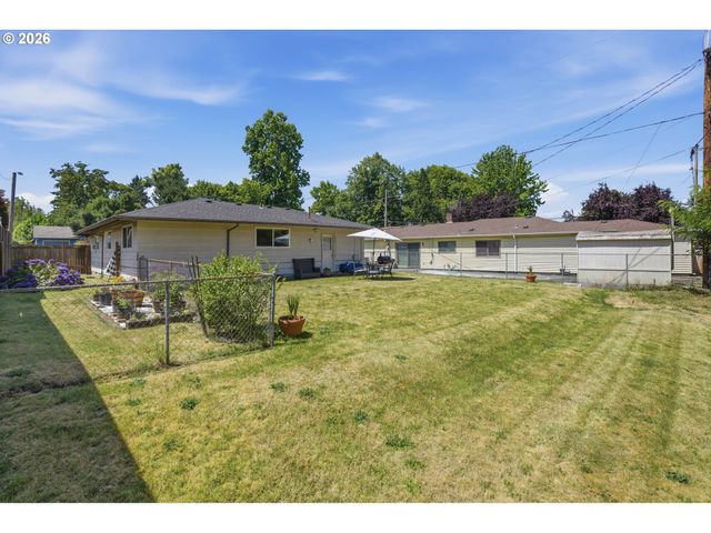 8802 N CHASE Ave, Portland, OR 97217