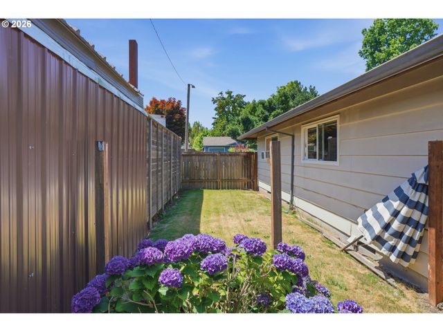 8802 N CHASE Ave, Portland, OR 97217