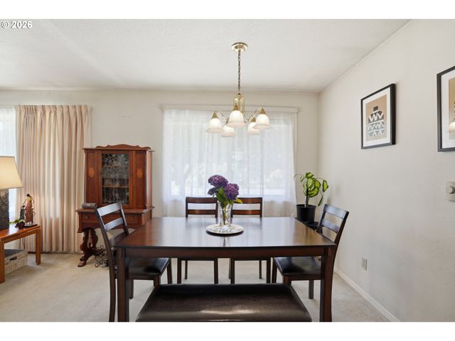 8802 N CHASE Ave, Portland, OR 97217