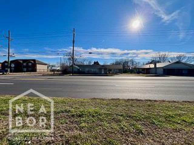 4417 E Highland Drive E, Jonesboro, AR 72401