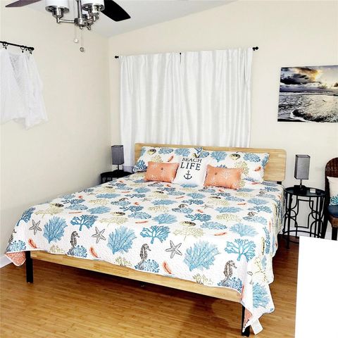 2219 AVENUE C, Bradenton Beach, FL 34217