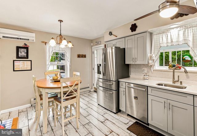 15 EAGLE CT, Sicklerville, NJ 08081